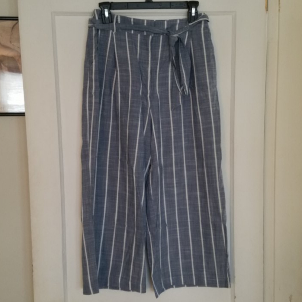 Universal Threads Wide Capri